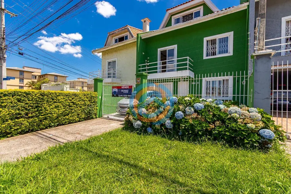 Sobrado com 3 quartos à venda, 113m2 em Guaíra, Curitiba - PR - imagem 2 Foto 2 de Sobrado com 3 quartos à venda, 113m2 em Guaíra, Curitiba - PR