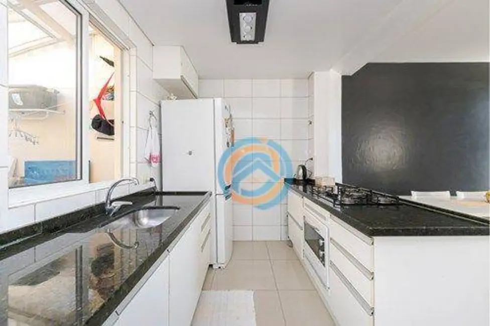 Sobrado com 3 quartos à venda, 86m2 em Pilarzinho, Curitiba - PR - imagem 6 Foto 6 de Sobrado com 3 quartos à venda, 86m2 em Pilarzinho, Curitiba - PR