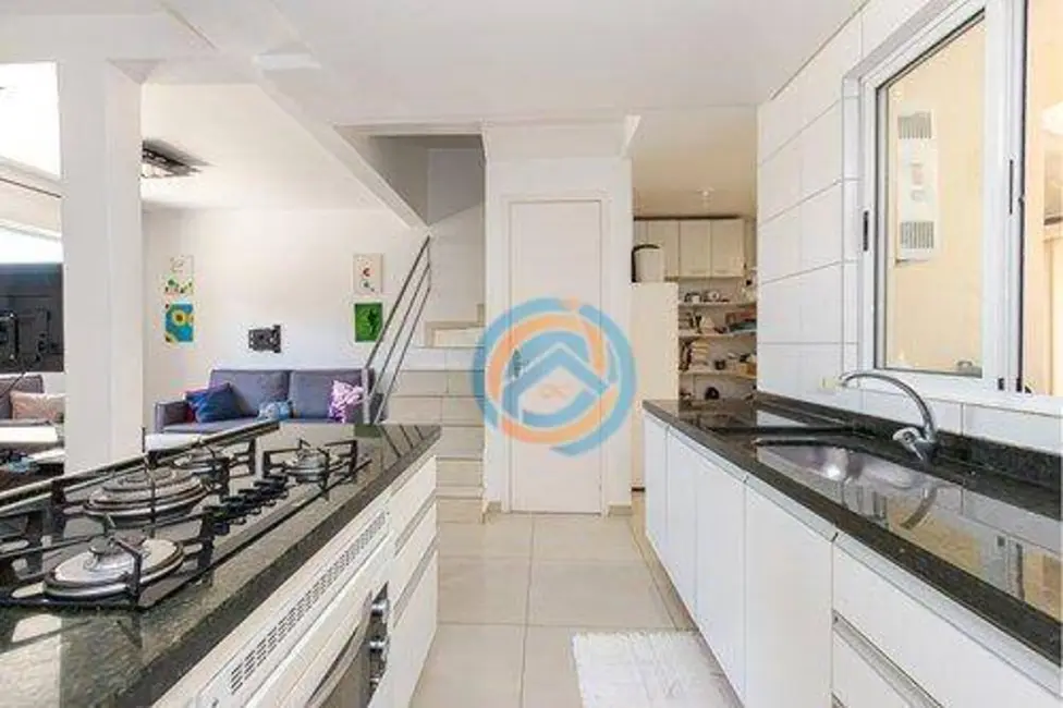 Sobrado com 3 quartos à venda, 86m2 em Pilarzinho, Curitiba - PR - imagem 8 Foto 8 de Sobrado com 3 quartos à venda, 86m2 em Pilarzinho, Curitiba - PR