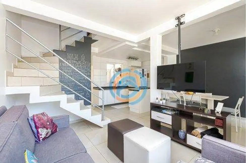 Sobrado com 3 quartos à venda, 86m2 em Pilarzinho, Curitiba - PR - imagem 2 Foto 2 de Sobrado com 3 quartos à venda, 86m2 em Pilarzinho, Curitiba - PR