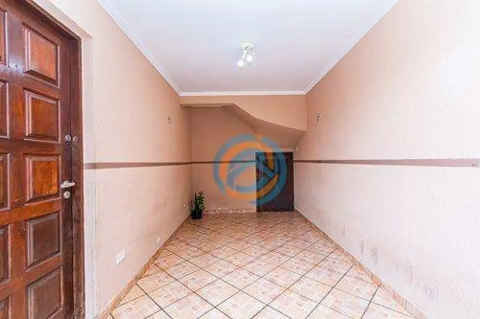 Sobrado com 3 quartos à venda, 120m2 em Novo Mundo, Curitiba - PR - imagem 7 Foto 7 de Sobrado com 3 quartos à venda, 120m2 em Novo Mundo, Curitiba - PR