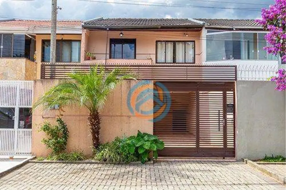 Sobrado com 3 quartos à venda, 120m2 em Novo Mundo, Curitiba - PR - imagem 1 Foto 1 de Sobrado com 3 quartos à venda, 120m2 em Novo Mundo, Curitiba - PR