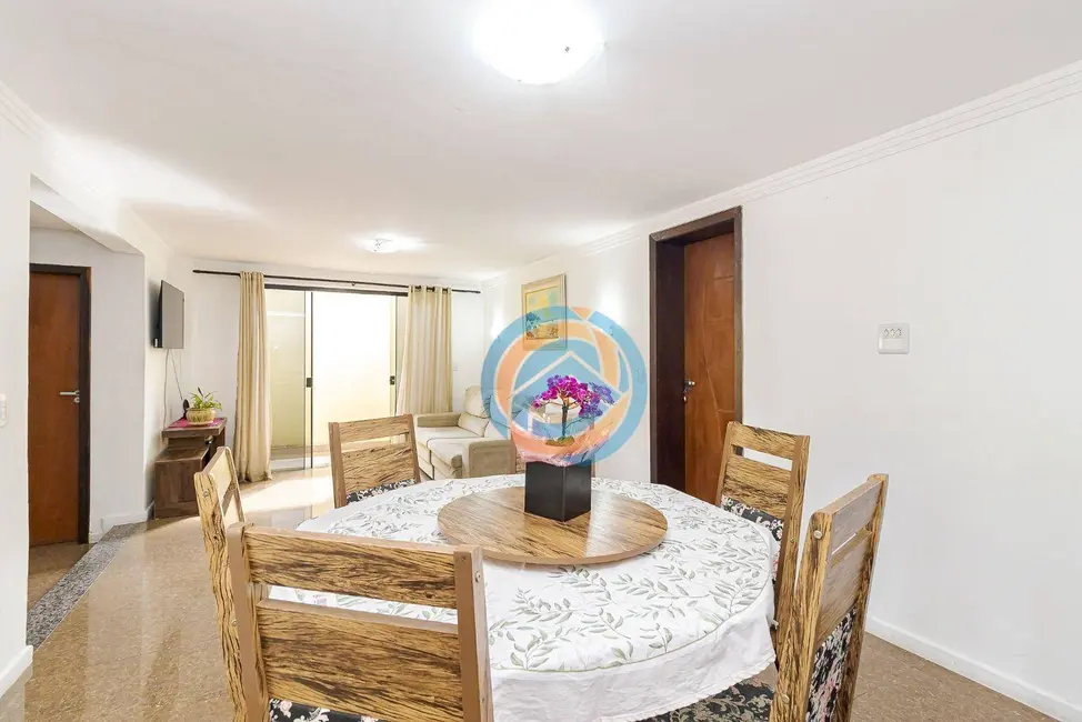 Sobrado com 5 quartos à venda, 278m2 em Santa Quitéria, Curitiba - PR - imagem 8 Foto 8 de Sobrado com 5 quartos à venda, 278m2 em Santa Quitéria, Curitiba - PR