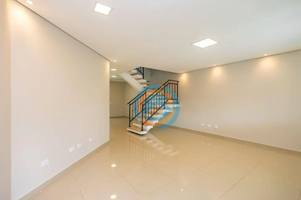 Sobrado com 5 quartos à venda em Água Verde, Curitiba - PR - imagem 3 Foto 3 de Sobrado com 5 quartos à venda em Água Verde, Curitiba - PR