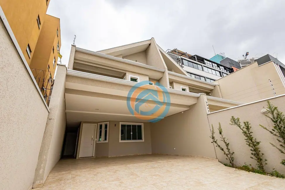 Sobrado com 5 quartos à venda em Água Verde, Curitiba - PR - imagem 1 Foto 1 de Sobrado com 5 quartos à venda em Água Verde, Curitiba - PR