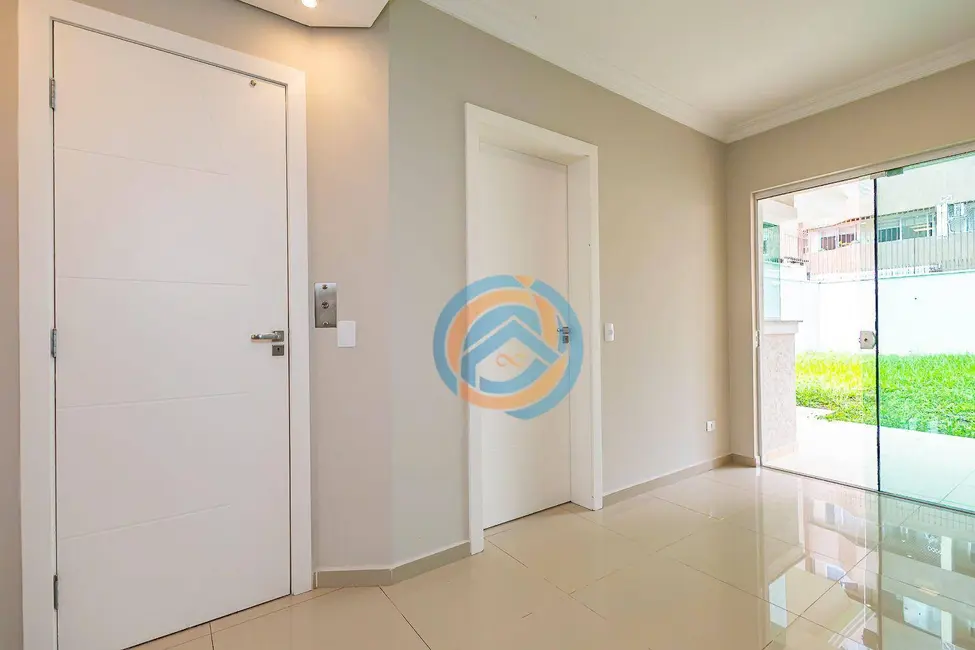 Sobrado com 5 quartos à venda em Água Verde, Curitiba - PR - imagem 9 Foto 9 de Sobrado com 5 quartos à venda em Água Verde, Curitiba - PR