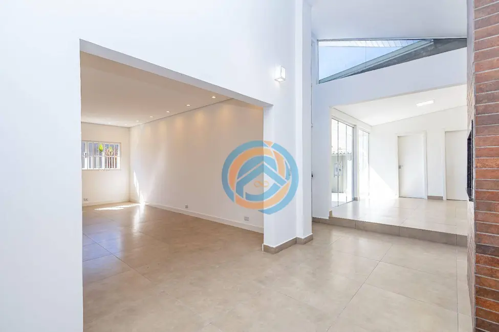 Foto 14 de Sobrado à venda, 210m2 em Santa Cândida, Curitiba - PR