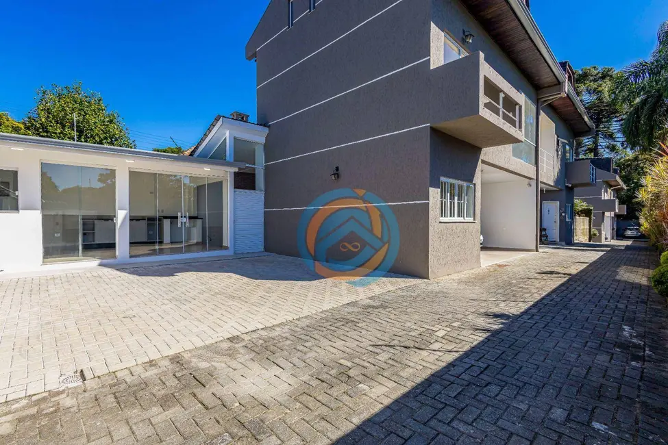 Foto 2 de Sobrado à venda, 210m2 em Santa Cândida, Curitiba - PR