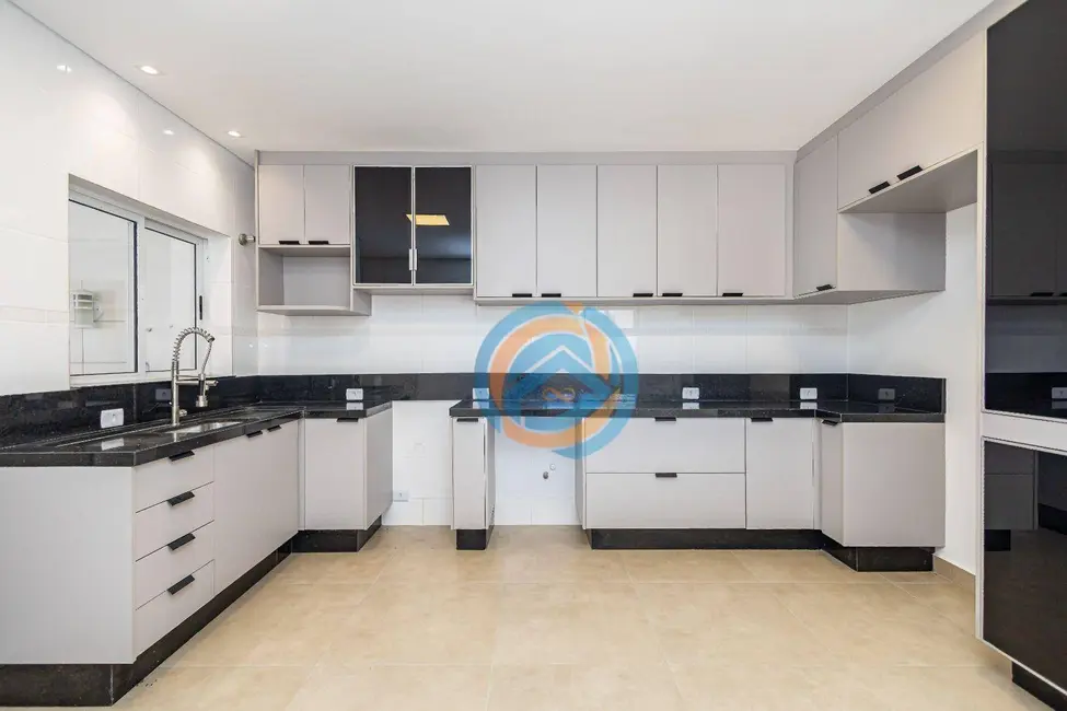 Foto 1 de Sobrado à venda, 210m2 em Santa Cândida, Curitiba - PR