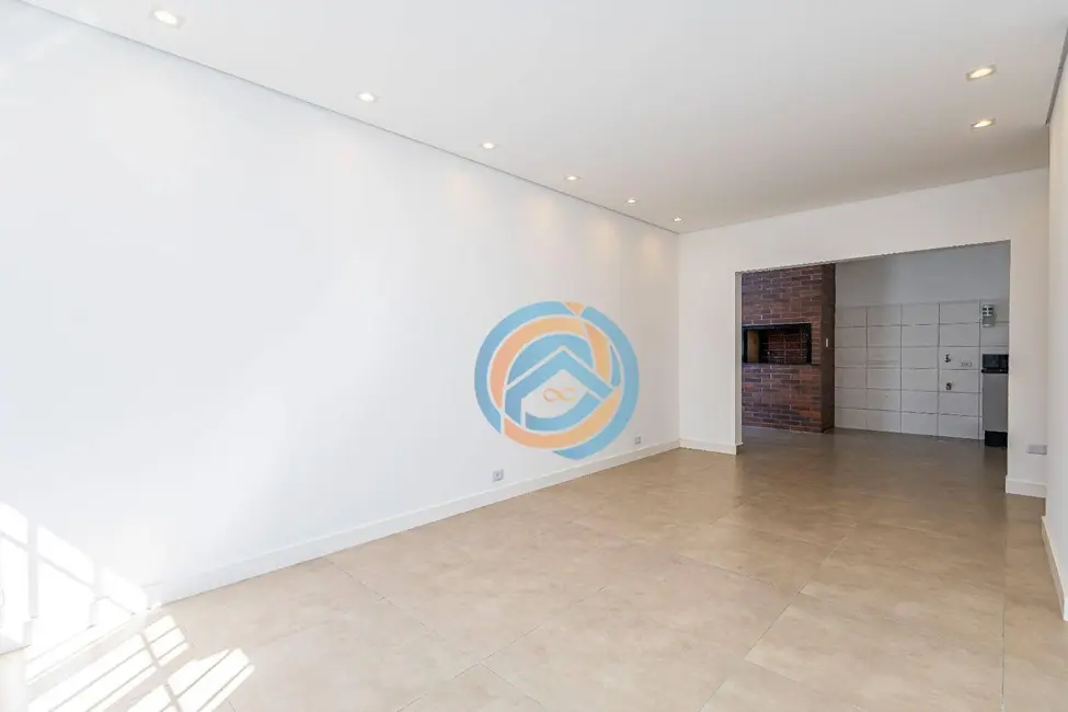 Foto 3 de Sobrado à venda, 210m2 em Santa Cândida, Curitiba - PR