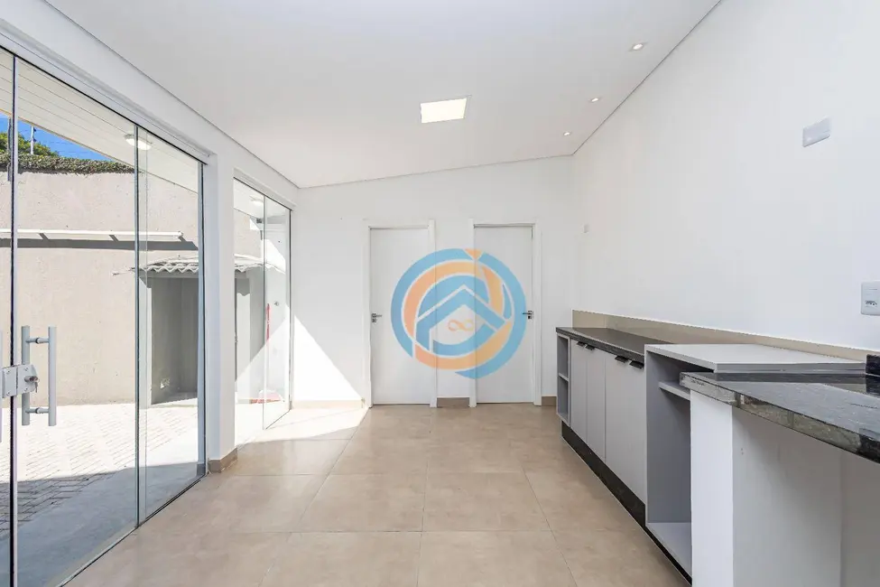 Foto 15 de Sobrado à venda, 210m2 em Santa Cândida, Curitiba - PR