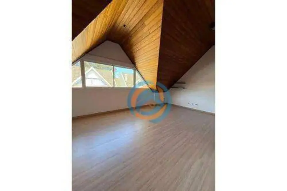 Sobrado à venda, 145m2 em Uberaba, Curitiba - PR - imagem 3 Foto 3 de Sobrado à venda, 145m2 em Uberaba, Curitiba - PR