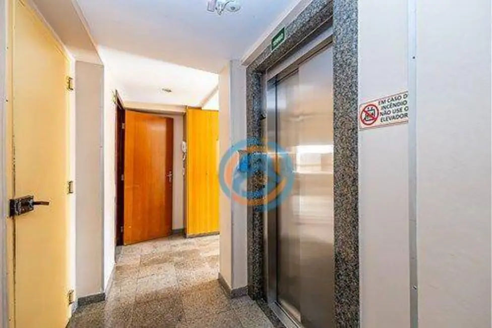 Apartamento com 3 quartos à venda, 75m2 em Água Verde, Curitiba - PR - imagem 8 Foto 8 de Apartamento com 3 quartos à venda, 75m2 em Água Verde, Curitiba - PR
