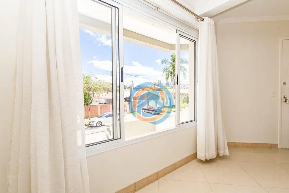 Foto 3 de Casa com 3 quartos à venda, 105m2 em Seminário, Curitiba - PR