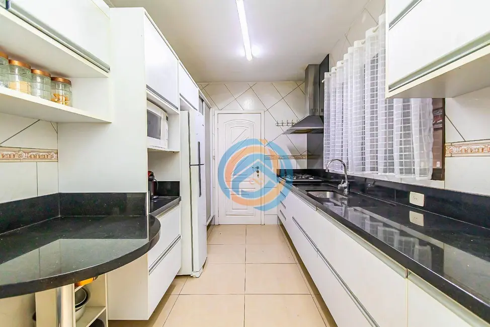 Foto 8 de Sobrado com 3 quartos à venda, 210m2 em Cidade Industrial, Curitiba - PR