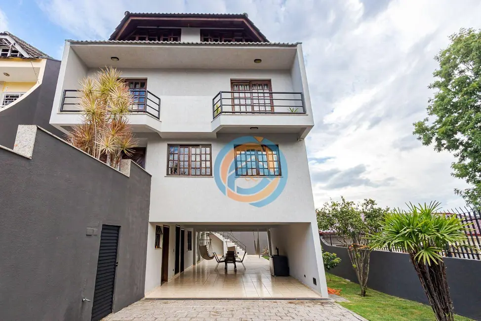 Foto 2 de Sobrado com 6 quartos à venda, 360m2 em Vista Alegre, Curitiba - PR