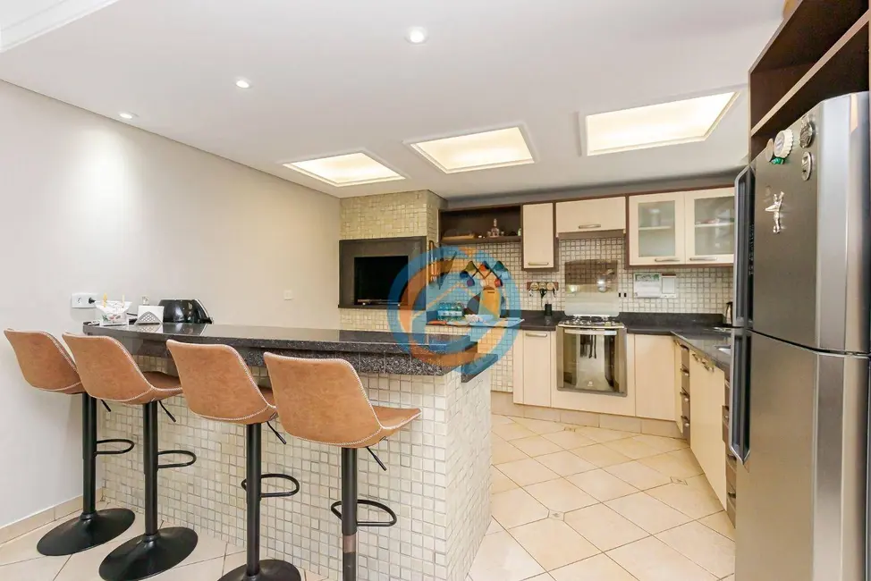 Foto 9 de Sobrado com 6 quartos à venda, 360m2 em Vista Alegre, Curitiba - PR