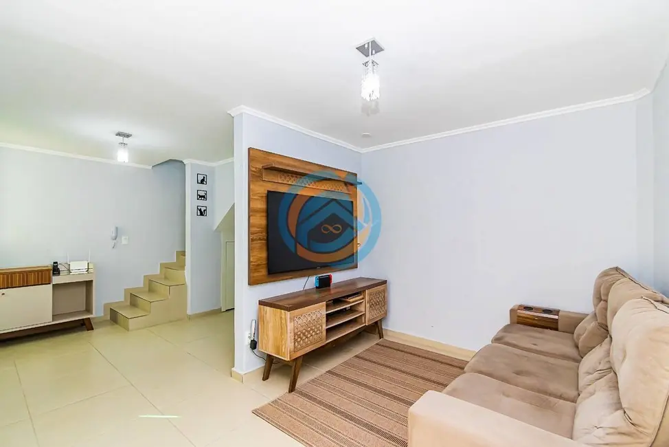 Sobrado com 3 quartos à venda, 100m2 em Sítio Cercado, Curitiba - PR - imagem 7 Foto 7 de Sobrado com 3 quartos à venda, 100m2 em Sítio Cercado, Curitiba - PR