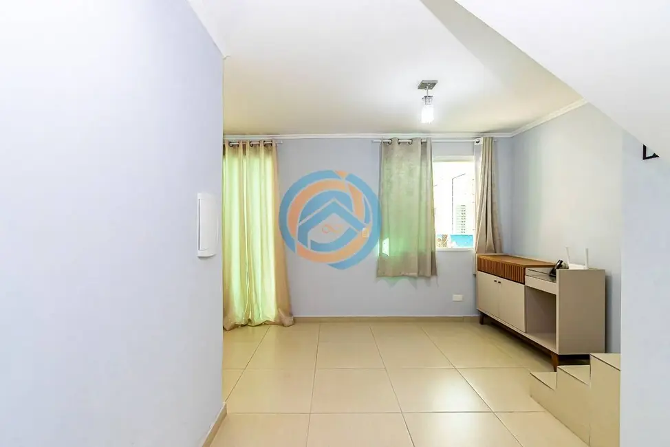 Sobrado com 3 quartos à venda, 100m2 em Sítio Cercado, Curitiba - PR - imagem 8 Foto 8 de Sobrado com 3 quartos à venda, 100m2 em Sítio Cercado, Curitiba - PR