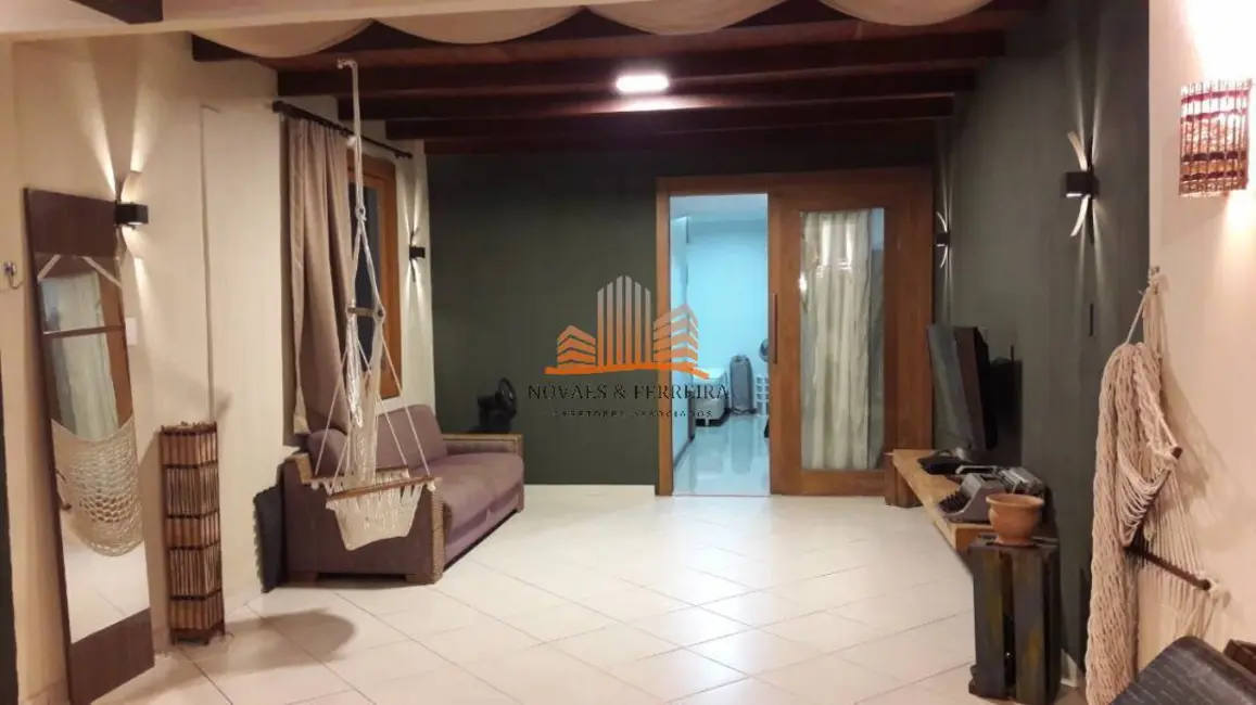 Casa com 4 quartos à venda, 222m2 em Itapuã, Vila Velha - ES - imagem 3 Foto 3 de Casa com 4 quartos à venda, 222m2 em Itapuã, Vila Velha - ES