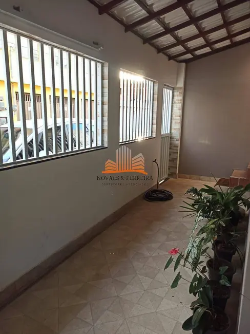 Casa com 5 quartos à venda, 180m2 em Santa Paula II, Vila Velha - ES - imagem 3 Foto 3 de Casa com 5 quartos à venda, 180m2 em Santa Paula II, Vila Velha - ES