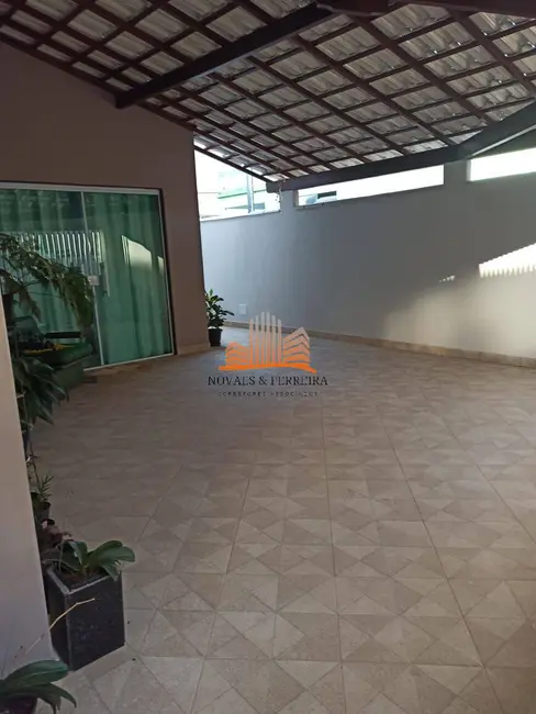 Foto 2 de Casa com 5 quartos à venda, 180m2 em Santa Paula II, Vila Velha - ES