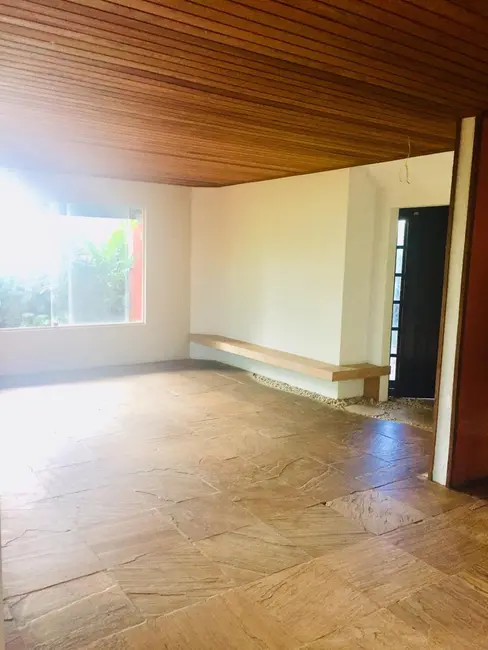 Casa com 3 quartos à venda, 500m2 em Vilas do Atlântico, Lauro De Freitas - BA - imagem 6 Foto 6 de Casa com 3 quartos à venda, 500m2 em Vilas do Atlântico, Lauro De Freitas - BA