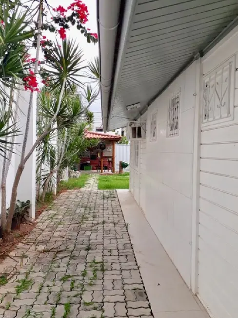 Casa de Condomínio com 3 quartos à venda e para alugar, 200m2 em Lauro De Freitas - BA - imagem 5 Foto 5 de Casa de Condomínio com 3 quartos à venda e para alugar, 200m2 em Lauro De Freitas - BA