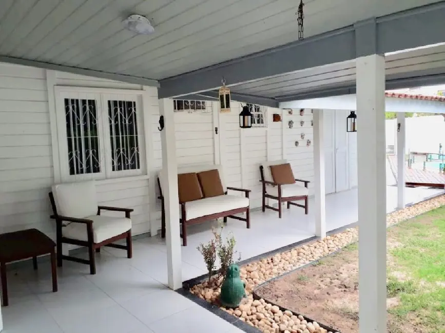 Casa de Condomínio com 3 quartos à venda e para alugar, 200m2 em Lauro De Freitas - BA - imagem 3 Foto 3 de Casa de Condomínio com 3 quartos à venda e para alugar, 200m2 em Lauro De Freitas - BA