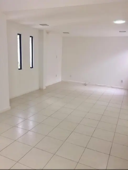 Foto 3 de Casa de Condomínio com 5 quartos à venda, 265m2 em Vilas do Atlântico, Lauro De Freitas - BA