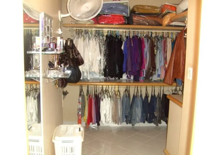 Casa com 5 quartos à venda, 400m2 em Ipitanga, Lauro De Freitas - BA - imagem 8 Foto 8 de Casa com 5 quartos à venda, 400m2 em Ipitanga, Lauro De Freitas - BA