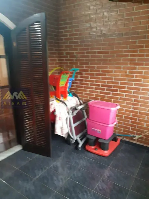 Sobrado com 3 quartos à venda, 256m2 em Cidade das Flores, Osasco - SP - imagem 9 Foto 9 de Sobrado com 3 quartos à venda, 256m2 em Cidade das Flores, Osasco - SP