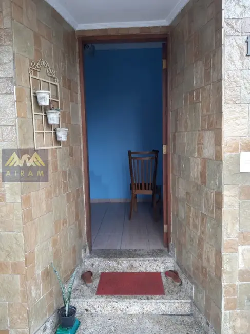 Sobrado com 5 quartos à venda, 203m2 em Bonfim, Osasco - SP - imagem 6 Foto 6 de Sobrado com 5 quartos à venda, 203m2 em Bonfim, Osasco - SP