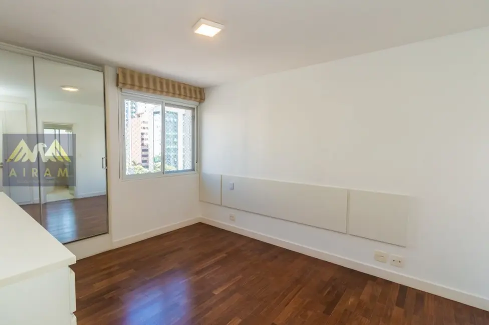 Apartamento com 2 quartos à venda, 89m2 em Vila Nova Conceição, São Paulo - SP - imagem 9 Foto 9 de Apartamento com 2 quartos à venda, 89m2 em Vila Nova Conceição, São Paulo - SP