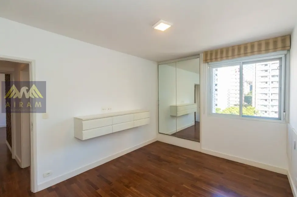 Apartamento com 2 quartos à venda, 89m2 em Vila Nova Conceição, São Paulo - SP - imagem 8 Foto 8 de Apartamento com 2 quartos à venda, 89m2 em Vila Nova Conceição, São Paulo - SP