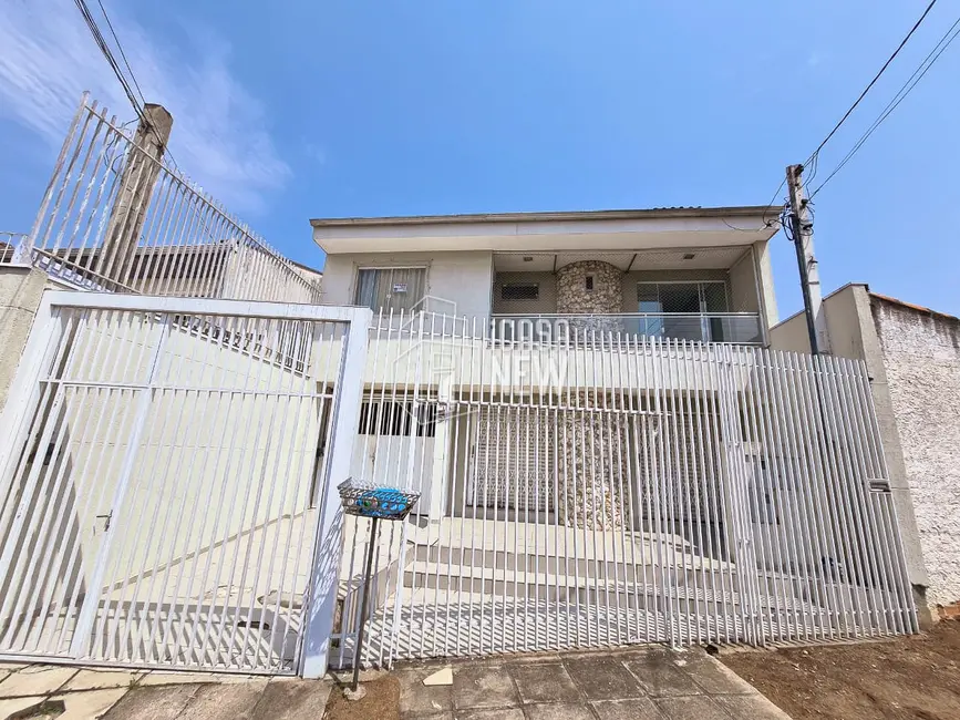 Sobrado com 3 quartos à venda, 178m2 em Pinheirinho, Curitiba - PR - imagem 3 Foto 3 de Sobrado com 3 quartos à venda, 178m2 em Pinheirinho, Curitiba - PR