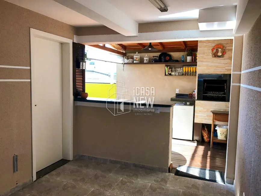 Foto 5 de Sobrado com 4 quartos à venda, 147m2 em Bacacheri, Curitiba - PR