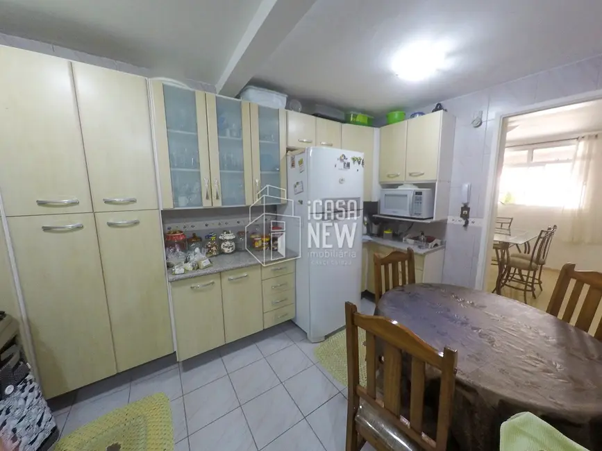 Sobrado com 3 quartos à venda, 100m2 em Alto Boqueirão, Curitiba - PR - imagem 5 Foto 5 de Sobrado com 3 quartos à venda, 100m2 em Alto Boqueirão, Curitiba - PR