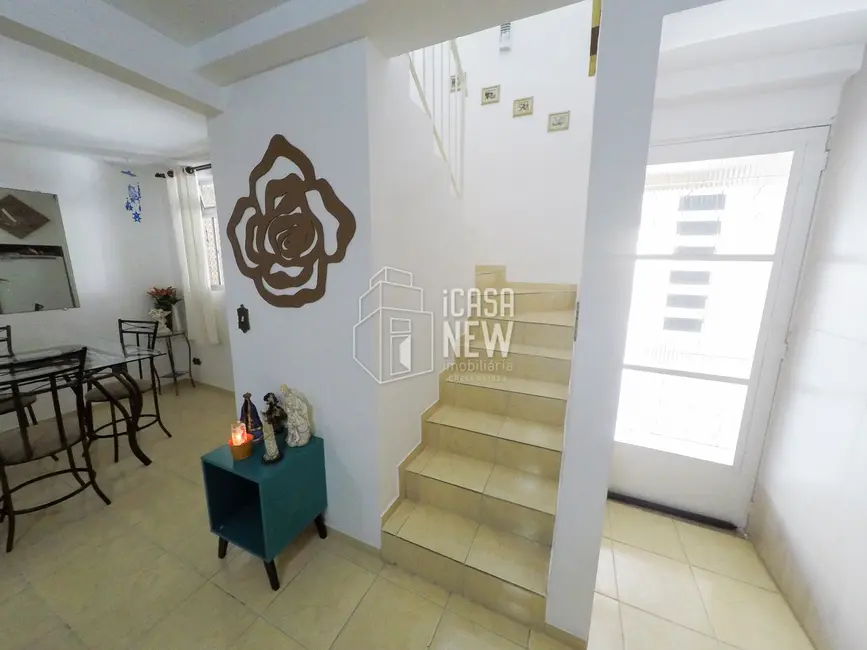 Sobrado com 3 quartos à venda, 100m2 em Alto Boqueirão, Curitiba - PR - imagem 3 Foto 3 de Sobrado com 3 quartos à venda, 100m2 em Alto Boqueirão, Curitiba - PR