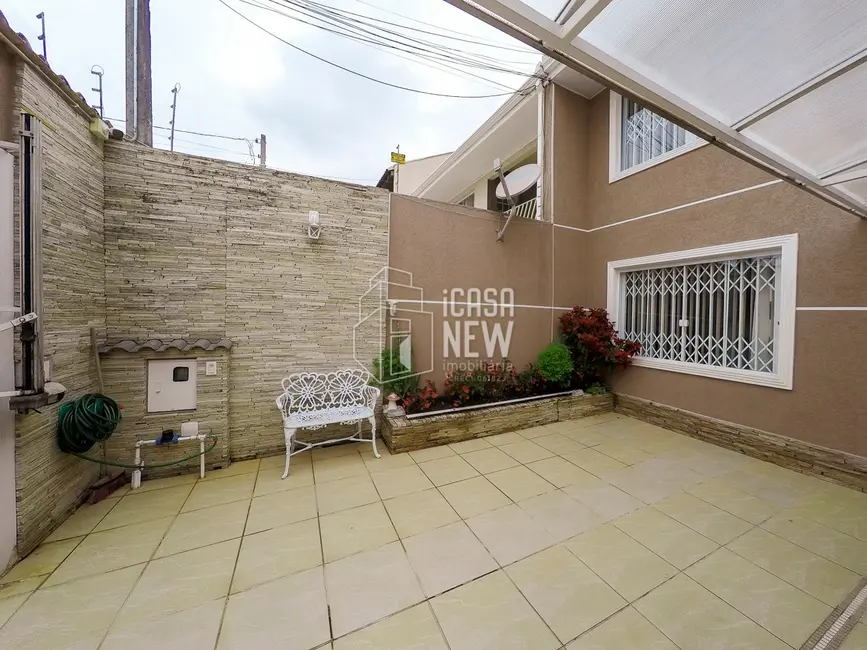 Sobrado com 4 quartos à venda, 215m2 em Fanny, Curitiba - PR - imagem 5 Foto 5 de Sobrado com 4 quartos à venda, 215m2 em Fanny, Curitiba - PR