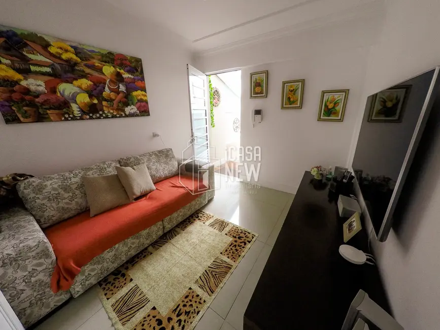 Sobrado com 4 quartos à venda, 215m2 em Fanny, Curitiba - PR - imagem 9 Foto 9 de Sobrado com 4 quartos à venda, 215m2 em Fanny, Curitiba - PR