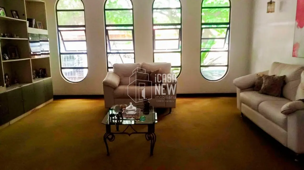 Casa com 4 quartos à venda, 286m2 em Zona 05, Maringa - PR - imagem 5 Foto 5 de Casa com 4 quartos à venda, 286m2 em Zona 05, Maringa - PR