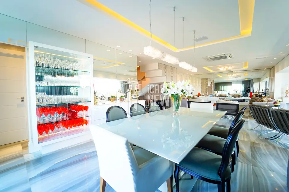 Foto 3 de Apartamento com 3 quartos à venda, 308m2 em Curitiba - PR