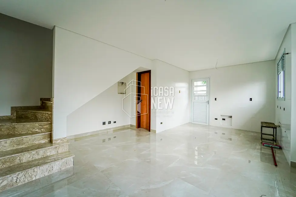 Sobrado com 3 quartos à venda, 125m2 em Sítio Cercado, Curitiba - PR - imagem 6 Foto 6 de Sobrado com 3 quartos à venda, 125m2 em Sítio Cercado, Curitiba - PR