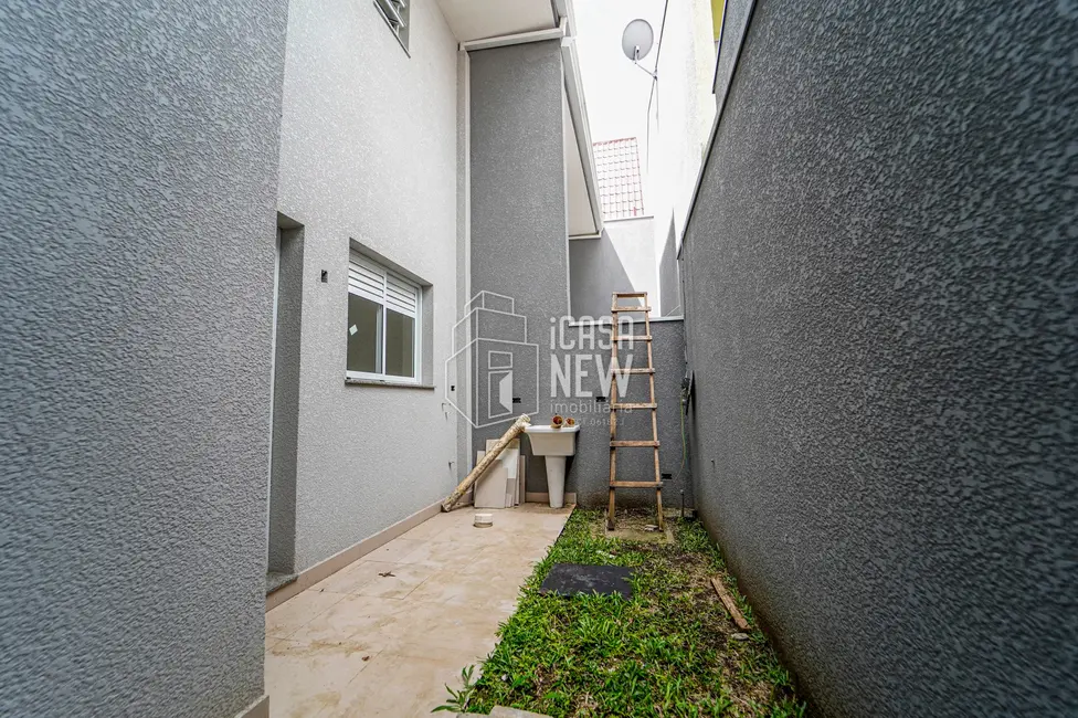 Sobrado com 3 quartos à venda, 119m2 em Sítio Cercado, Curitiba - PR - imagem 8 Foto 8 de Sobrado com 3 quartos à venda, 119m2 em Sítio Cercado, Curitiba - PR