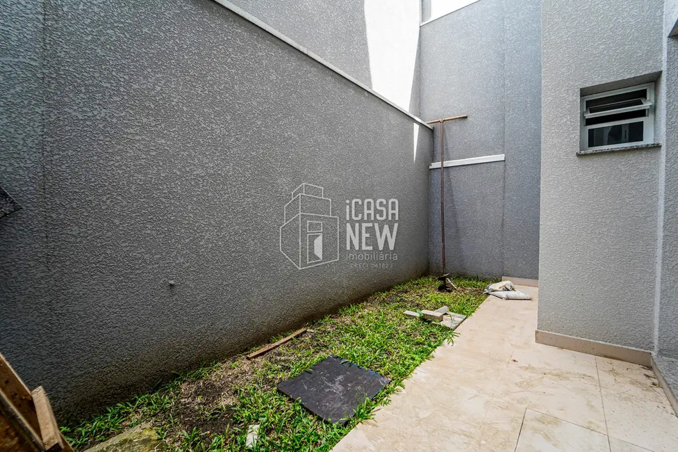 Sobrado com 3 quartos à venda, 119m2 em Sítio Cercado, Curitiba - PR - imagem 7 Foto 7 de Sobrado com 3 quartos à venda, 119m2 em Sítio Cercado, Curitiba - PR