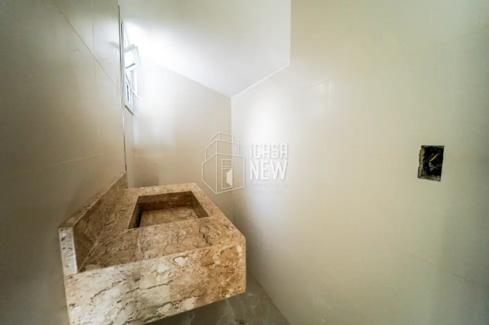 Sobrado com 3 quartos à venda, 119m2 em Sítio Cercado, Curitiba - PR - imagem 6 Foto 6 de Sobrado com 3 quartos à venda, 119m2 em Sítio Cercado, Curitiba - PR