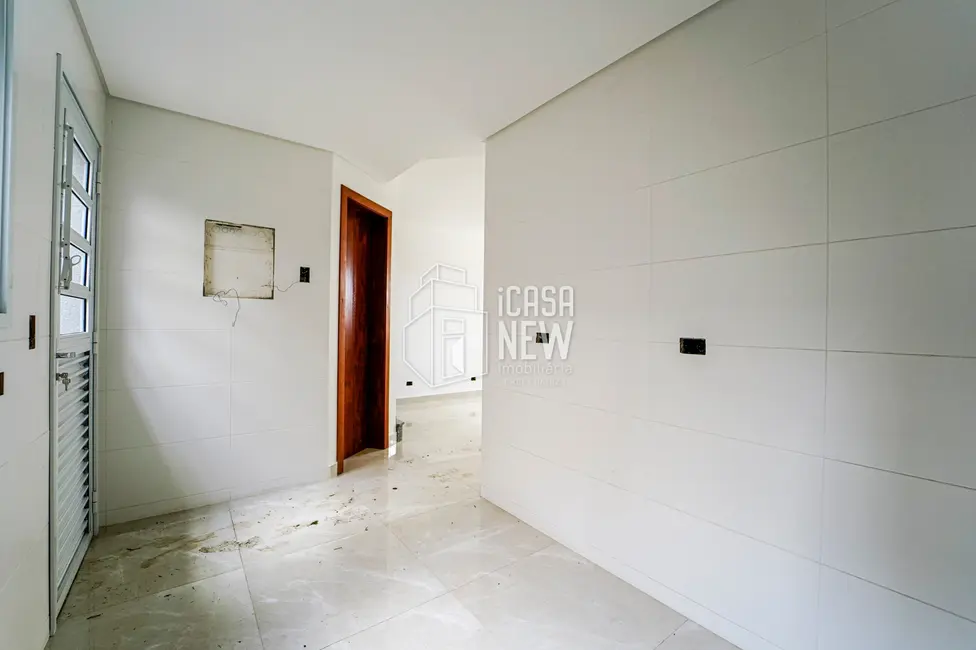 Sobrado com 3 quartos à venda, 119m2 em Sítio Cercado, Curitiba - PR - imagem 5 Foto 5 de Sobrado com 3 quartos à venda, 119m2 em Sítio Cercado, Curitiba - PR