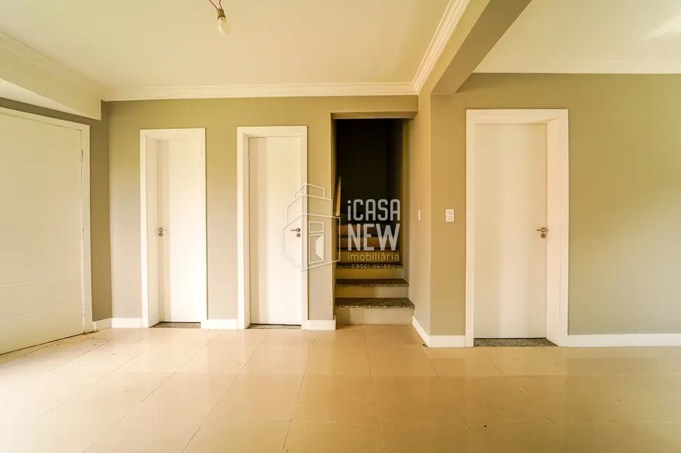 Sobrado com 3 quartos à venda, 171m2 em Boqueirão, Curitiba - PR - imagem 4 Foto 4 de Sobrado com 3 quartos à venda, 171m2 em Boqueirão, Curitiba - PR