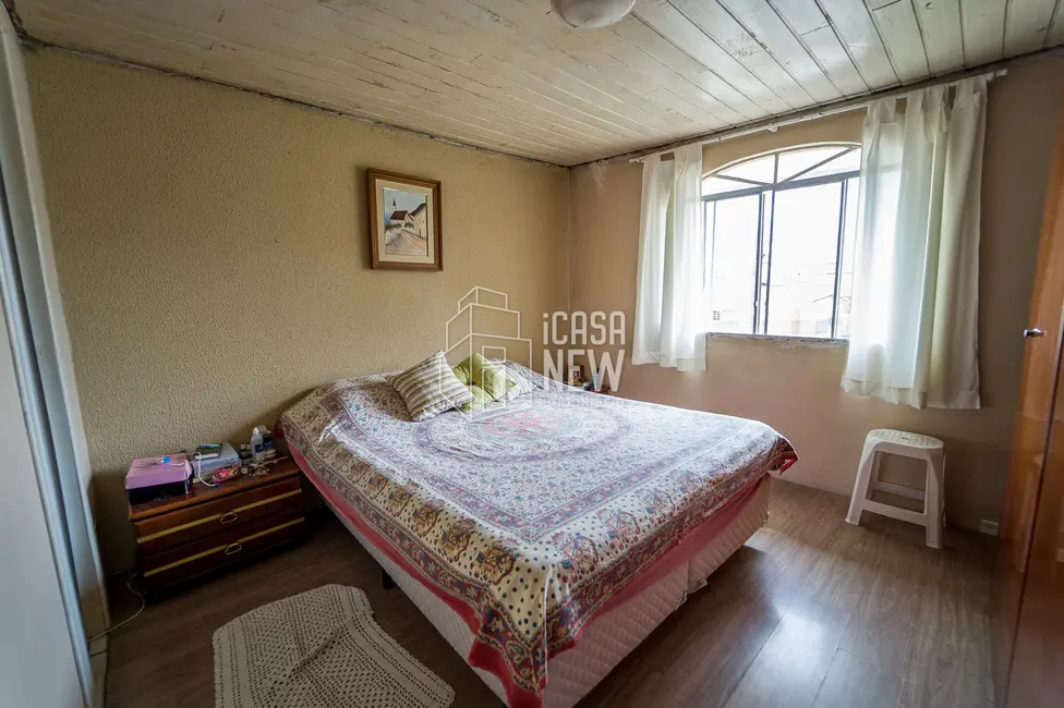 Sobrado com 5 quartos à venda, 178m2 em Cidade Industrial, Curitiba - PR - imagem 4 Foto 4 de Sobrado com 5 quartos à venda, 178m2 em Cidade Industrial, Curitiba - PR